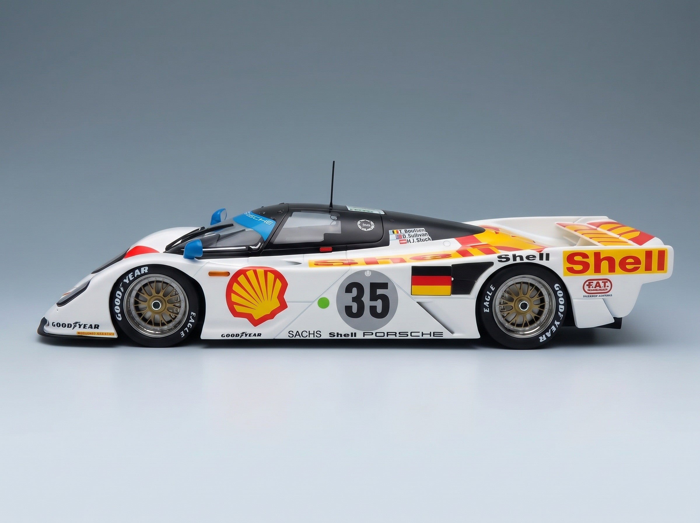 Porsche Dauer 962 3.0L Turbo Team Le Mans Porsche No. 35 Hans Joachim Stuck Thierry Boutsen Danny Sullivan 3rd 24h Le Mans 1994 Werk83 1:18 scale model - side view