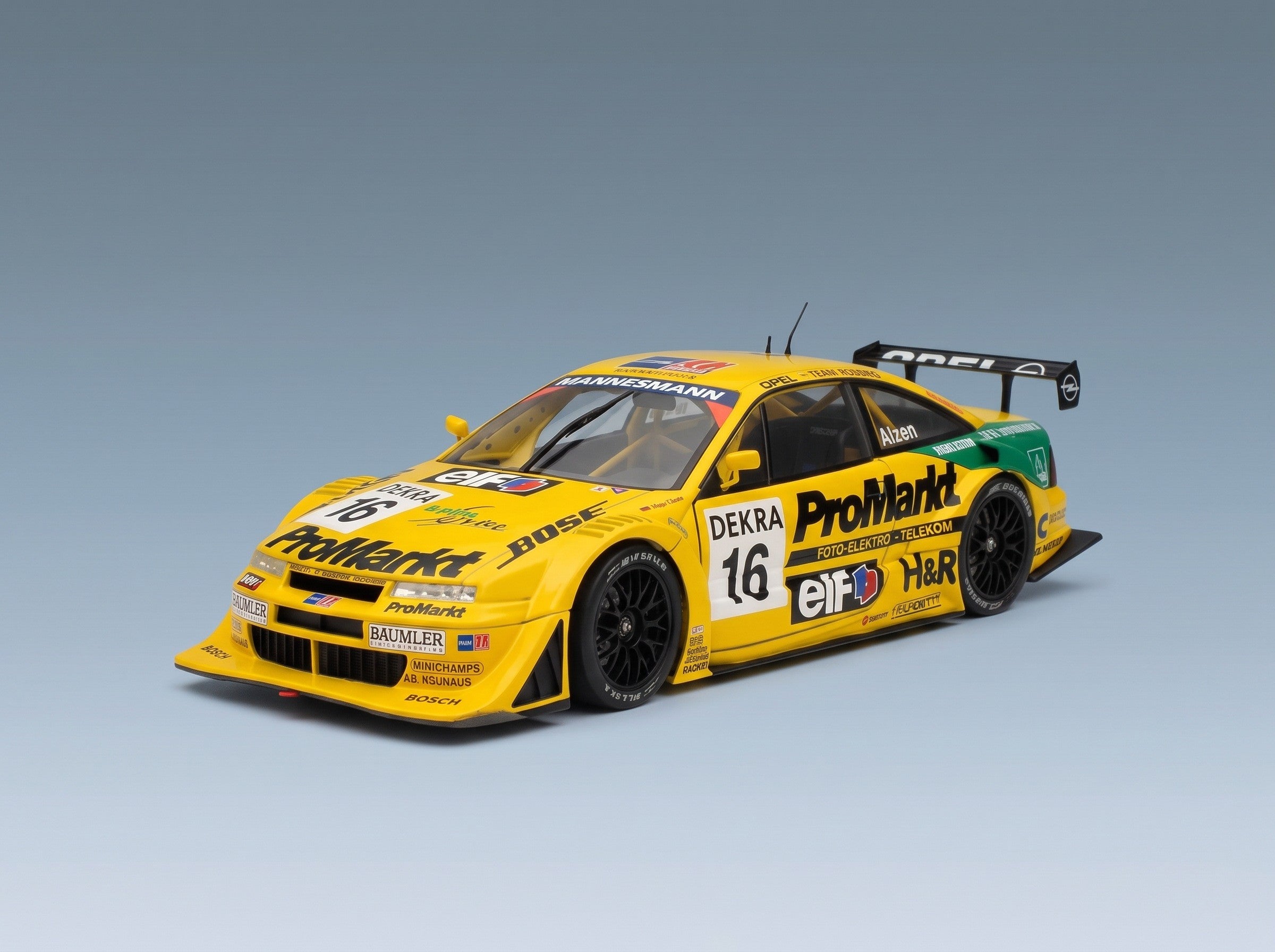 Opel Calibra V6 4x4 Team Opel Zakspeed No. 16 Uwe Alzen ITC Season 1996 Werk83 1:18 scale model - front three-quarter view