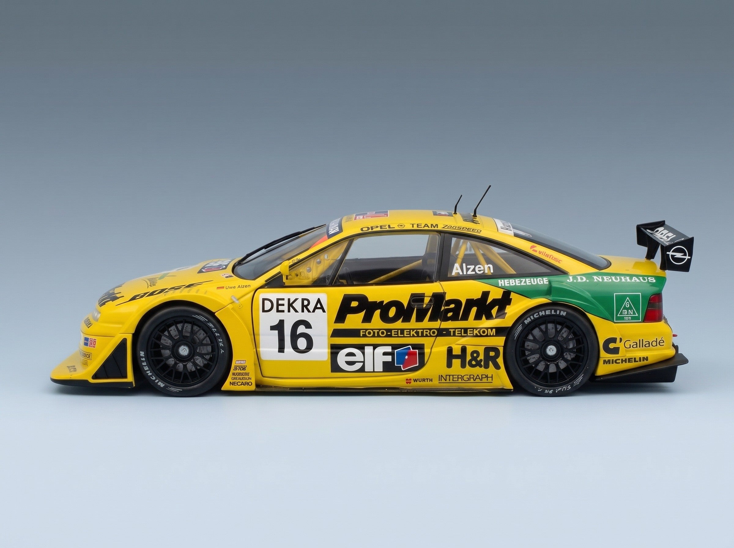 Opel Calibra V6 4x4 Team Opel Zakspeed No. 16 Uwe Alzen ITC Season 1996 Werk83 1:18 scale model - side view
