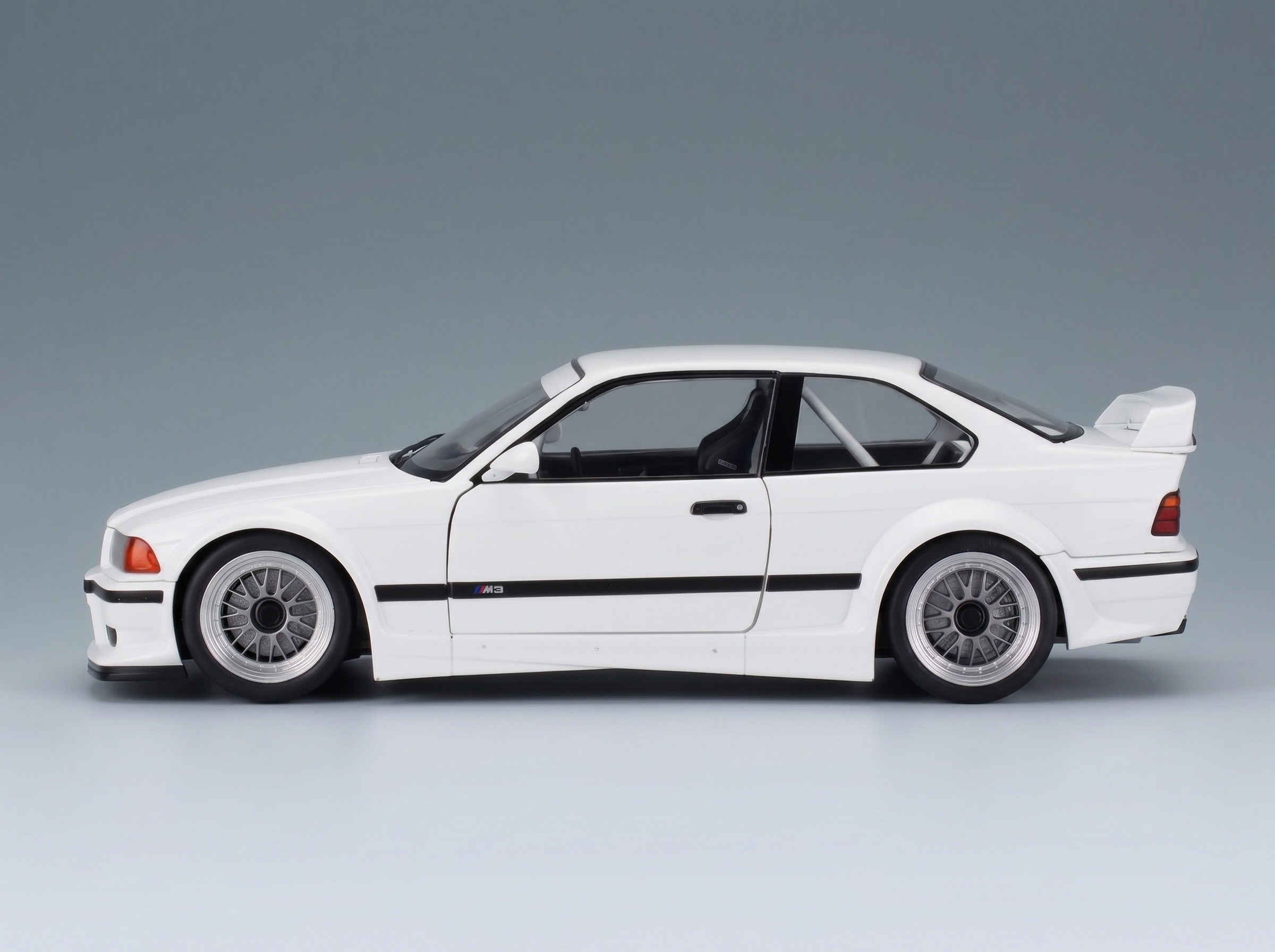BMW 3 Series M3 GTR (E36) Plain Body Version 1993 White Werk83 1:18 scale model - side view