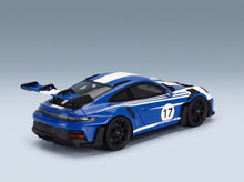 Porsche 911 992 GT3 RS No. 17 Racing Coupé 2023 Spark Model 1:43 - rear three-quarter view