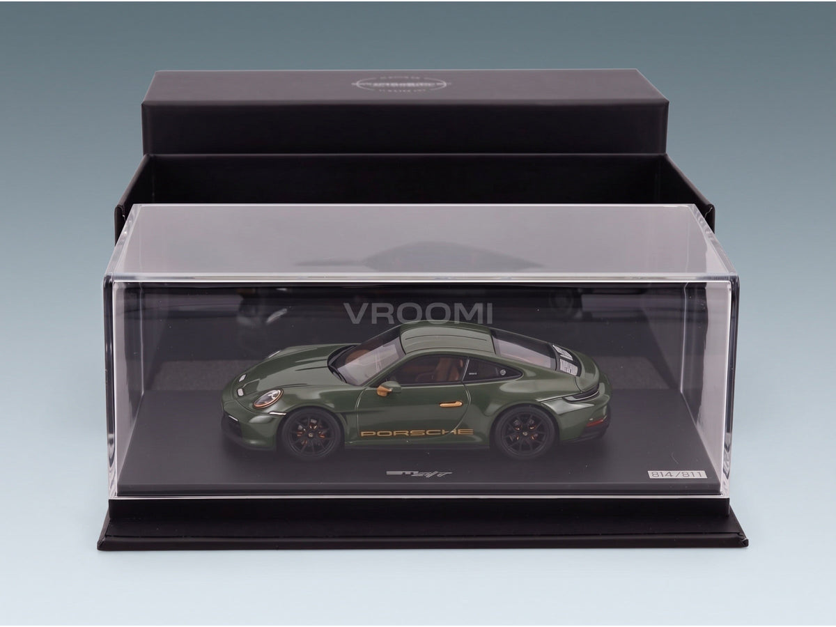 Porsche 911 S/T (992) Sonderwunsch 2024 NATO Olive Spark Model 1:43 - original packaging