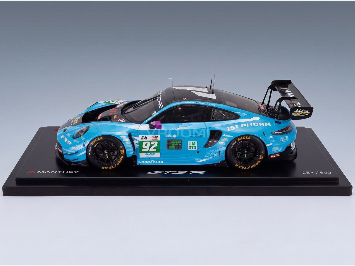 Porsche 911 GT3 R (992) Manthey 1st Phorm No. 92 Hardwick Lietz Pera Winner LMGT3 24h Le Mans 2025 with Showcase Spark 1:18 scale model - side view on display base