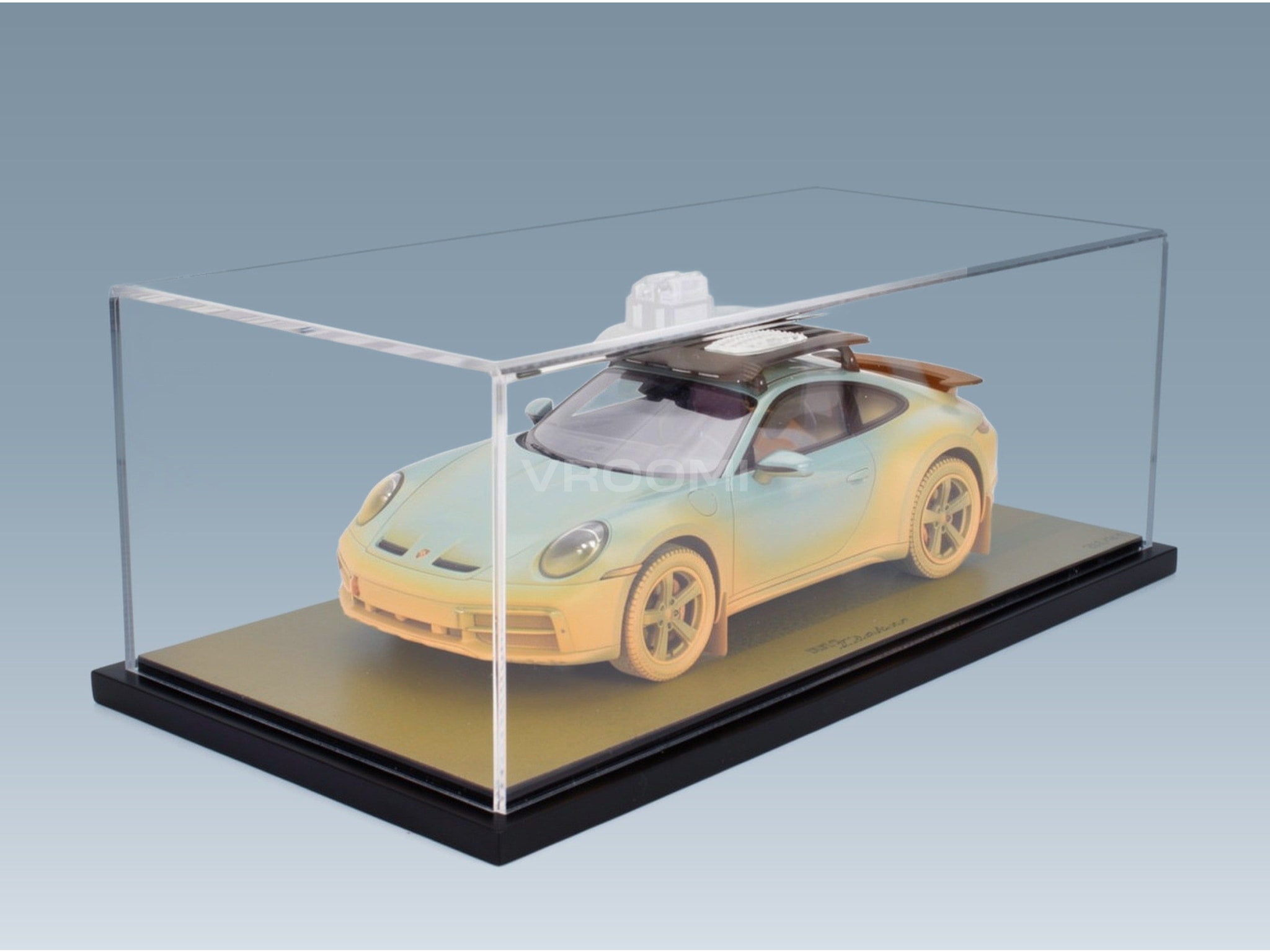 Porsche 911 992 Dakar No. 00 Ahead Coupé 2024 with Showcase Spark Model 1:18 scale model - side view in display case