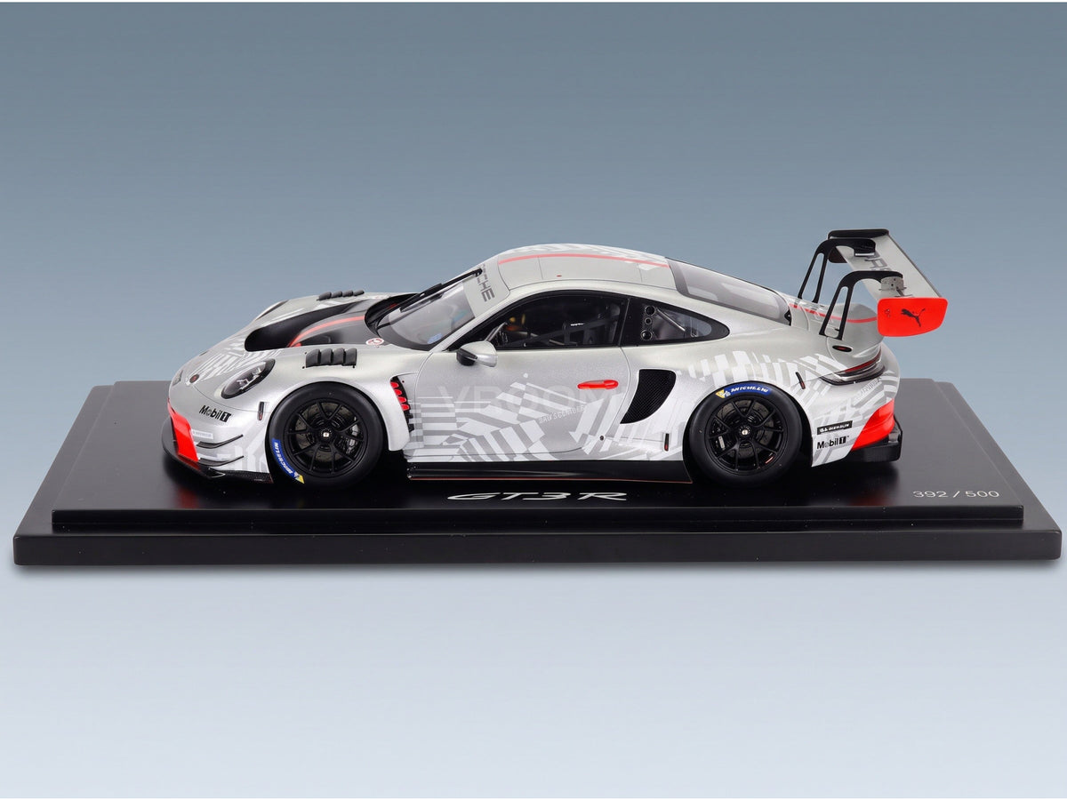 PORSCHE - 911 992 GT3 R EVO RACING COUPE 2024 - CON VETRINA - WITH SHOWCASE - SILVER scale model - side view on display base