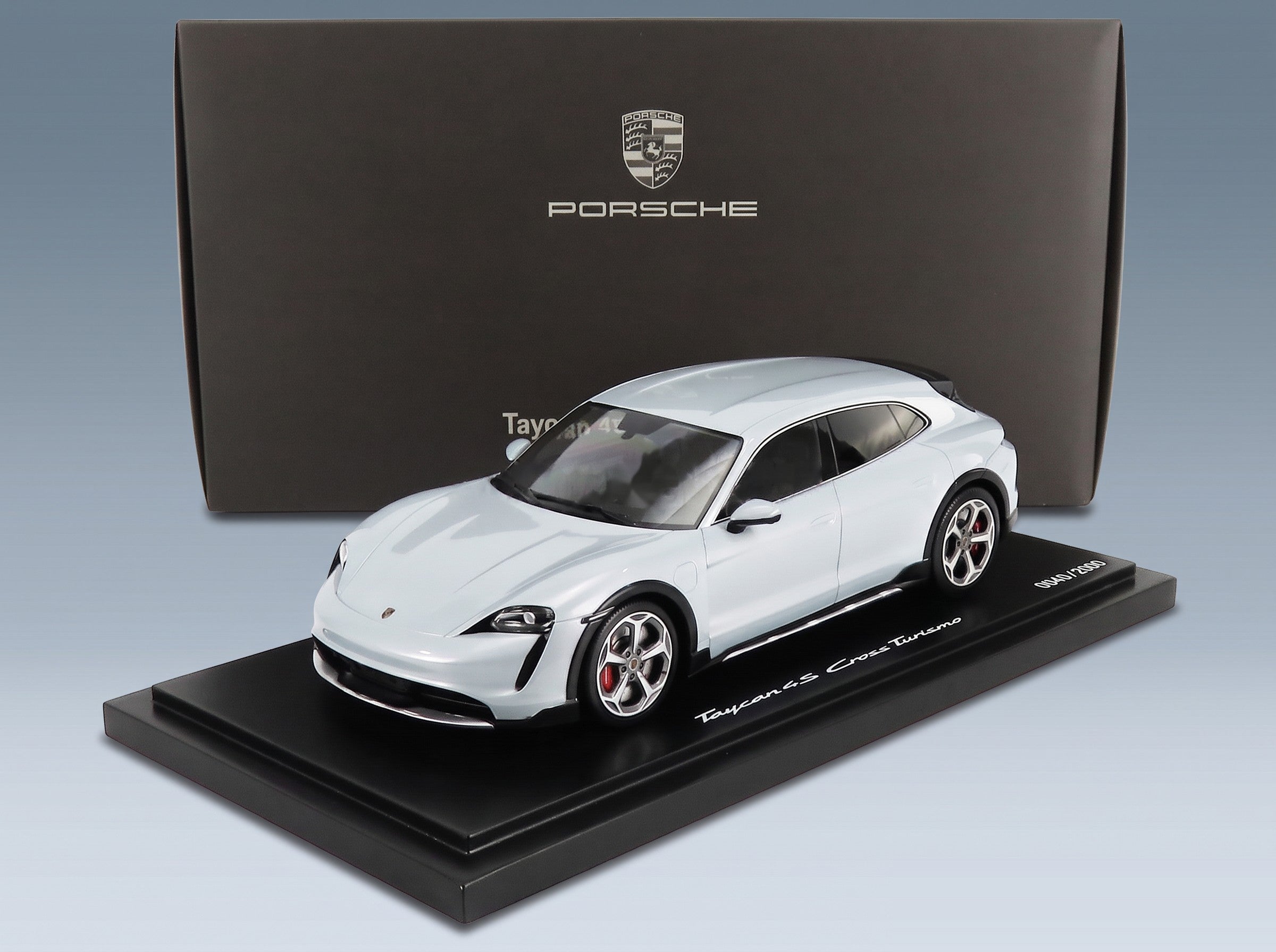 Porsche Taycan 4S Cross Turismo 2021 Ice Grey with Showcase Minichamps 1:18 scale model - original packaging