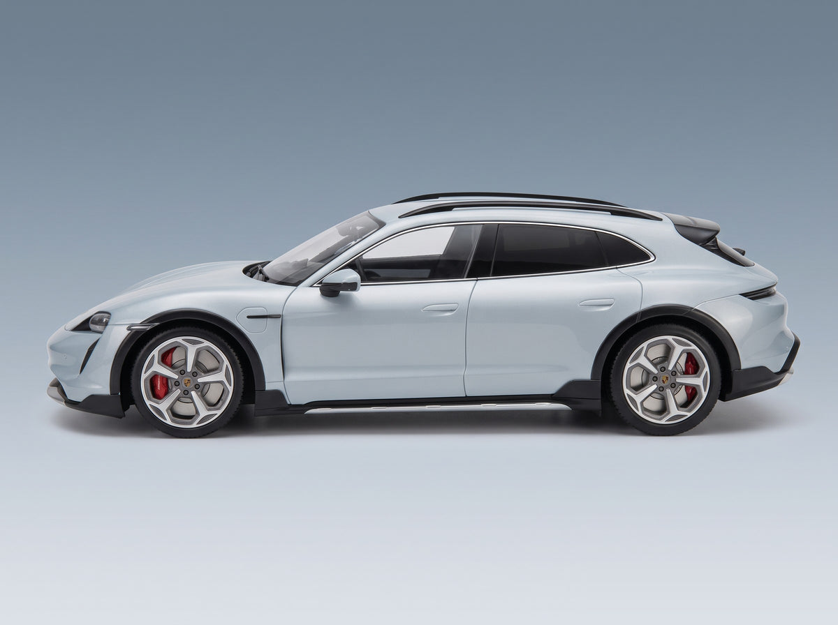 Porsche Taycan 4S Cross Turismo 2021 Ice Grey with Showcase Minichamps 1:18 scale model - side view