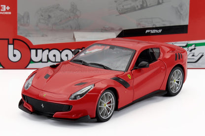Coche modelo Ferrari F12tdf rojo con detalles en negro y llantas plateadas, disponible en Vroomi.