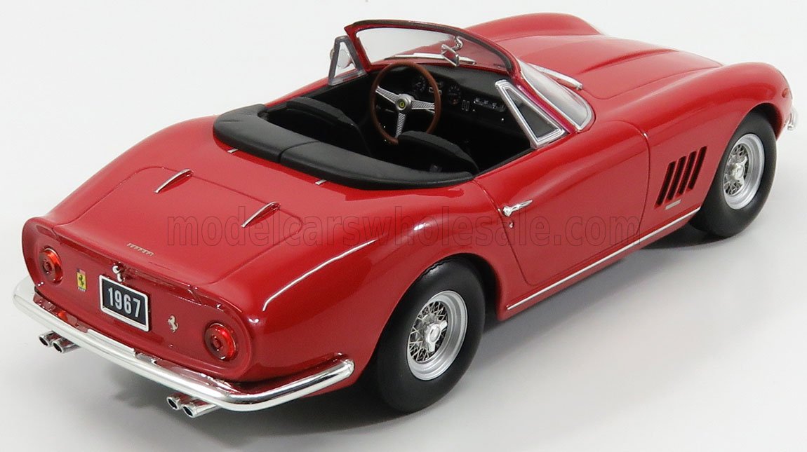 Coche en miniatura Ferrari descapotable rojo de 1967 con interior negro y detalles cromados, disponible en la plataforma Vroomi.