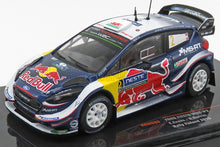 Modelo a escala 1/18 del coche de rally Ford Fiesta WRC con Red Bull , disponible en Vroomi.