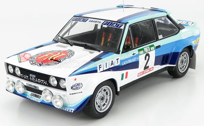 Modelo de coche de rally Fiat Abarth blanco y azul con adhesivos de carreras, disponible en Vroomi.