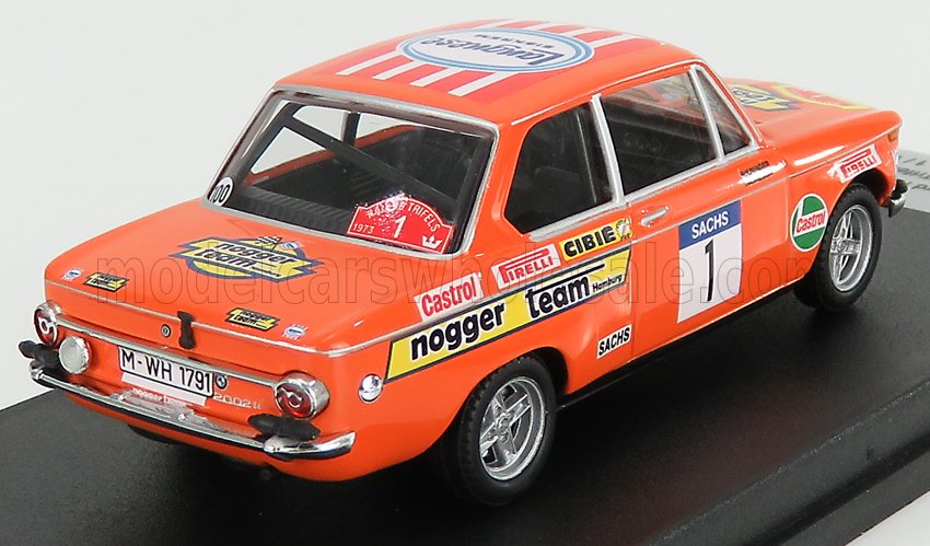 Modelo de coche de carreras BMW 2002 ti vintage naranja con pegatinas de patrocinadores y el número 1, ahora disponible en Vroomi.