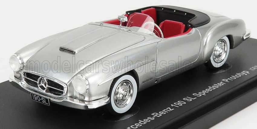 Maqueta de coche Mercedes-Benz 190 SL Speedster Prototype plateado con interior rojo, neumáticos con banda blanca, disponible en Vroomi.