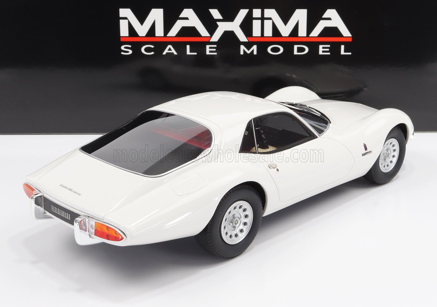 Maqueta en blanco del Alfa Romeo Montreal de Maxima, disponible a través de la plataforma Vroomi.