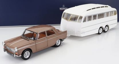 Modelo vintage marrón remolcando una caravana retro blanca, modelo a escala coleccionable disponible en Vroomi.
