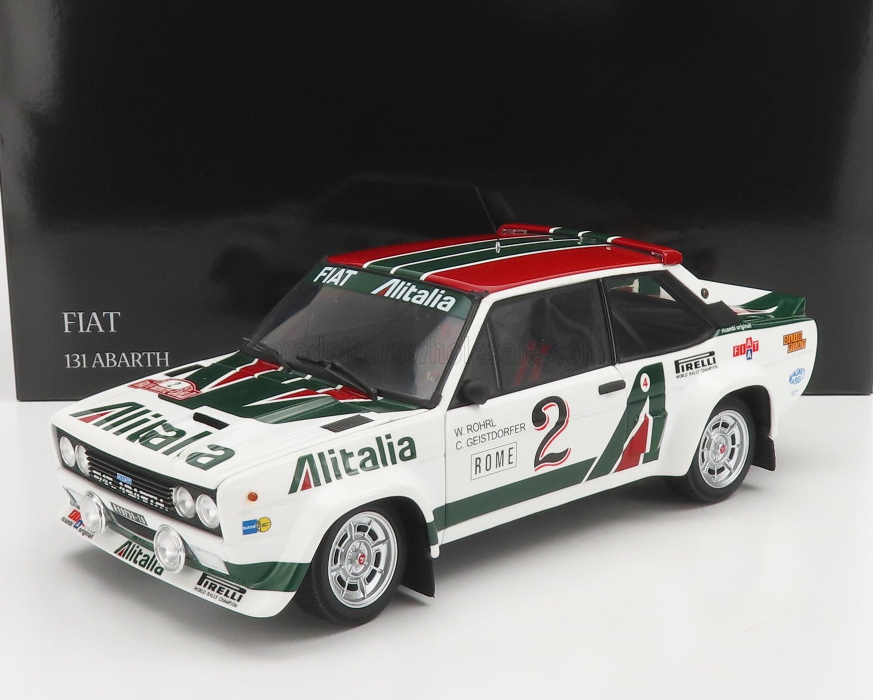 Coche de rally Fiat 131 Abarth a escala 1/18 con los colores de Alitalia, ya disponible en Vroomi.