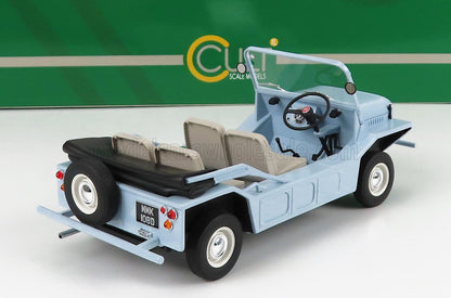 Modelo a escala de coche descapotable azul claro con rueda de repuesto y dos filas de asientos, ya disponible online.