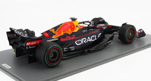 RED BULL | F1 RB18 EQUIPO ORACLE RED BULL RACING N 1 CAMPEÓN DEL MUNDO GANADOR DEL GP DE JAPÓN CON PIT BOARD 2022 MAX VERSTAPPEN | AZUL MATE AMARILLO