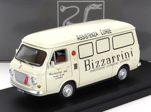 Modelo vintage de furgoneta de servicio Bizzarrini en color blanco con texto en italiano, a la venta en Vroomi.