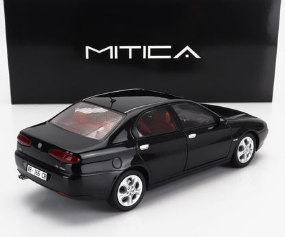 Coche en miniatura Alfa Romeo 166 negro a escala 1/18, réplica fundida a presión, ya disponible para coleccionistas.