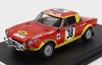 Coche de rally Fiat Abarth rojo y amarillo, número de modelo 38, con adhesivos de carreras, ahora a la venta en Vroomi.