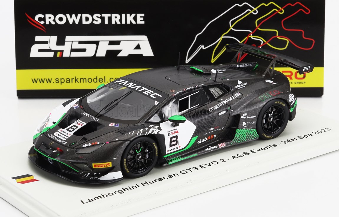 Modelo de coche de carreras Lamborghini Huracán GT3 EVO 2 en negro con detalles en verde, 24H Spa 2023, disponible en Vroomi.