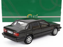 Coche a escala 1:18 Volvo 850 GLT negro, detallado, coleccionable, disponible para su pedido ahora mismo.