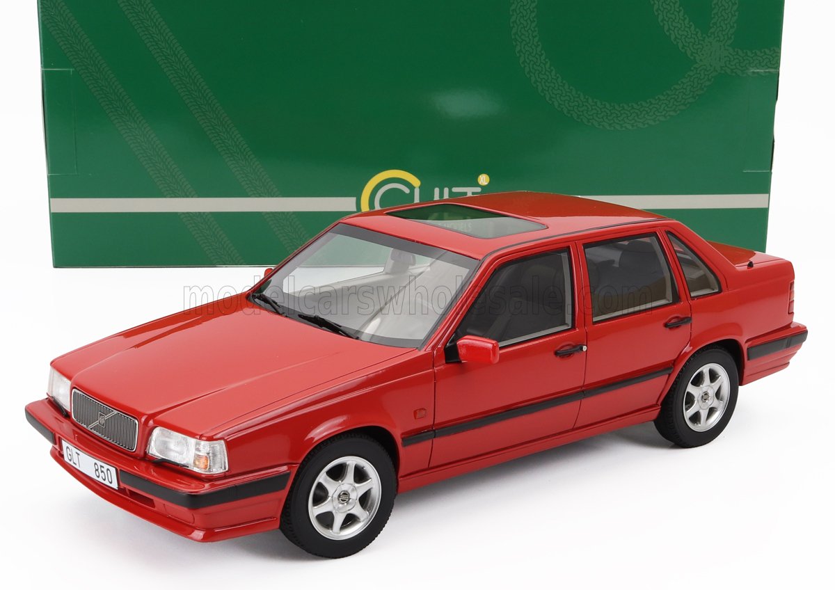 Maqueta a escala de un sedán Volvo 850 rojo, coleccionable fundido a presión, actualmente a la venta en Vroomi.