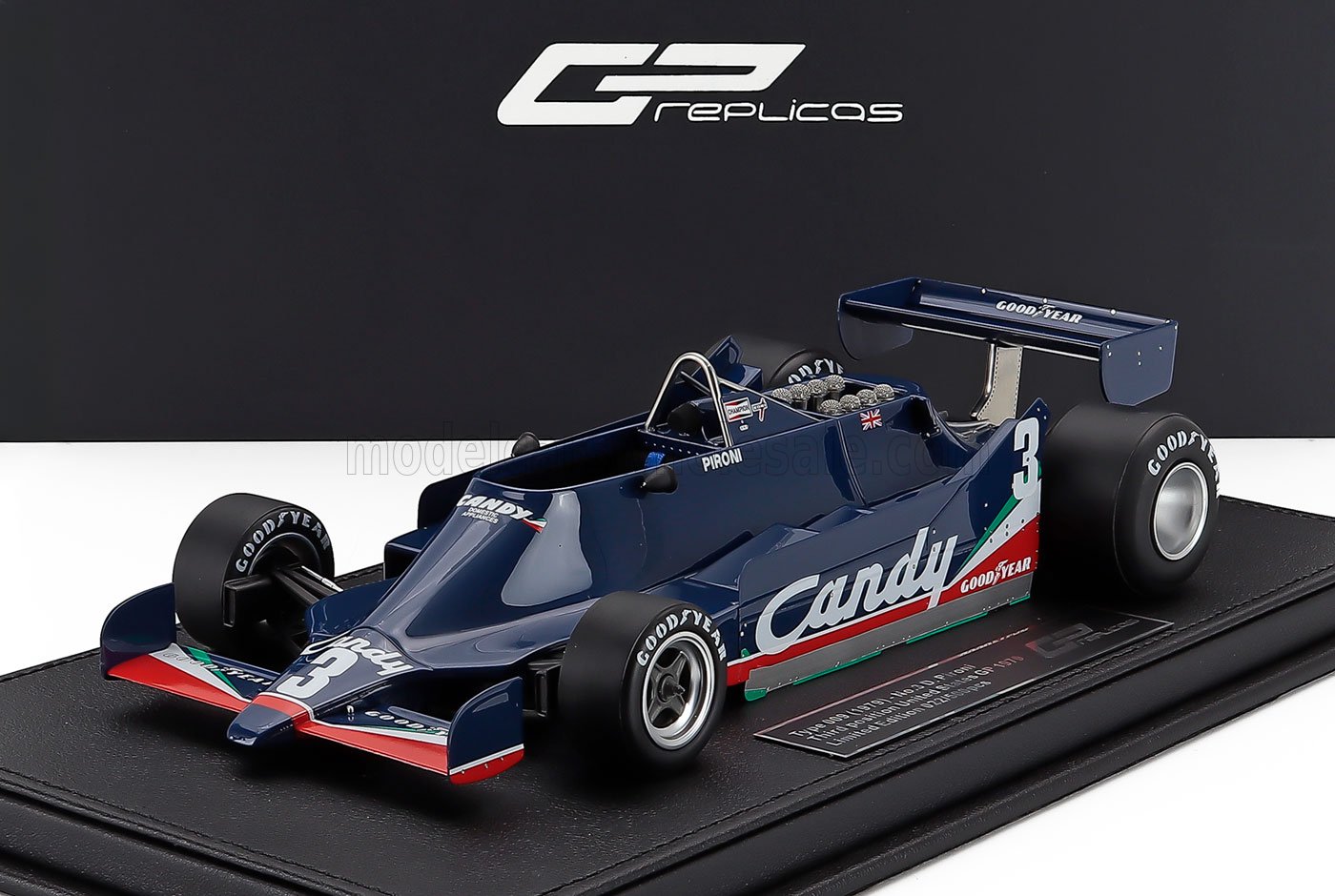 Coche de carreras F1 Tyrrell P34 a escala 1:18 fabricado en metal fundido con acabado azul, ya disponible para coleccionistas.