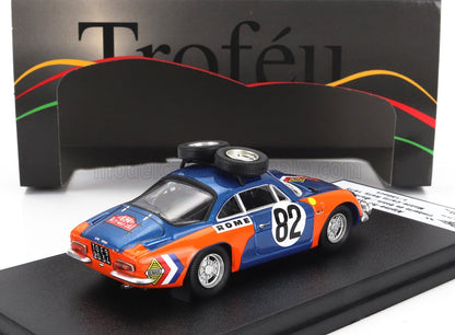 Modelo detallado del coche de carreras Renault Alpine en azul y naranja con neumáticos de repuesto en el techo, disponible en Vroomi.