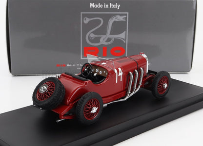 Modelo de coche de carreras vintage rojo con el número 14, tubos de escape detallados, expuesto sobre una base negra, ofrecido en Vroomi.