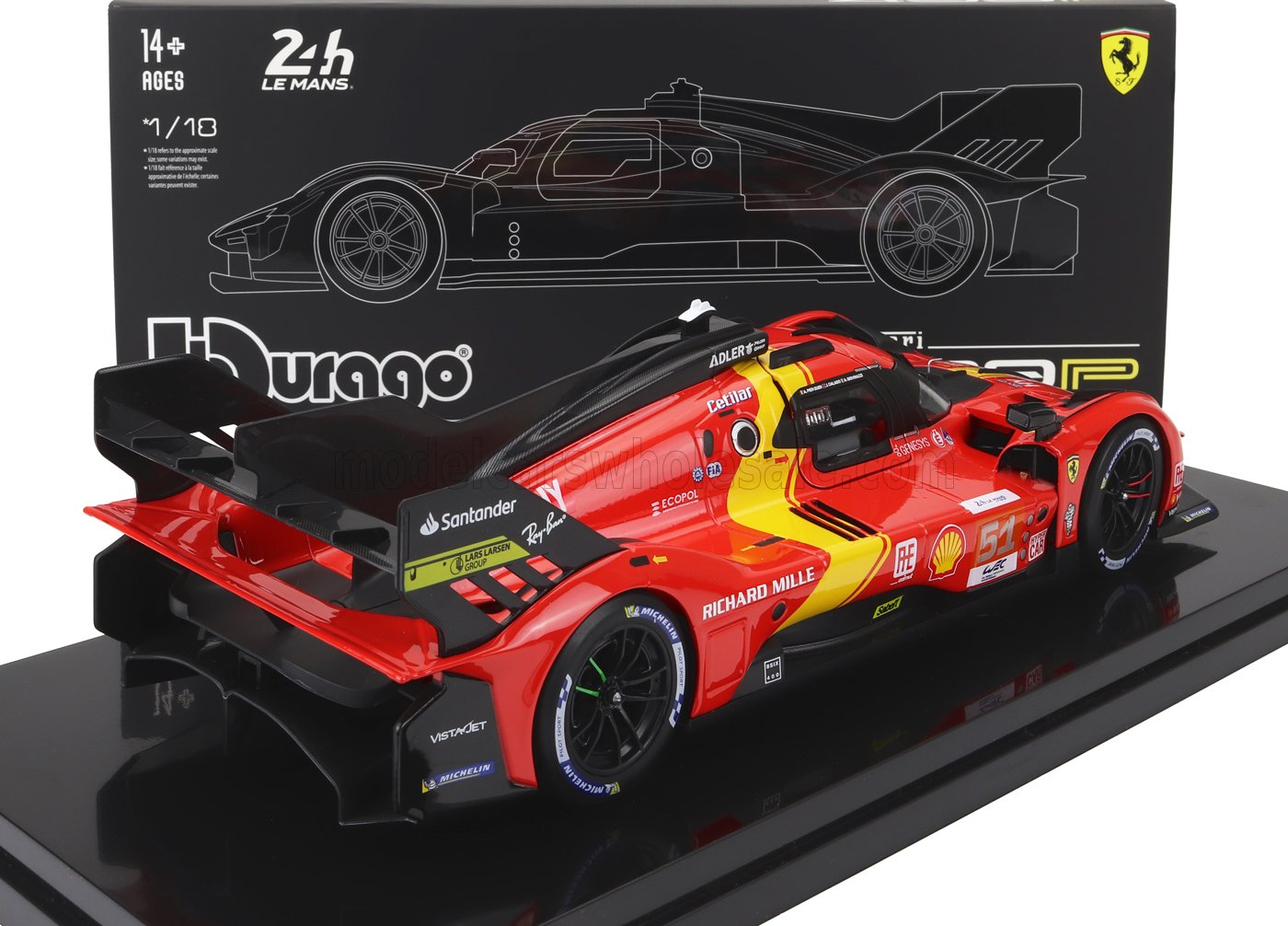Modelo de coche de carreras Ferrari 51 a escala 1/18 con decoración roja y amarilla, presentado en una caja negra Durago, a la venta en Vroomi.