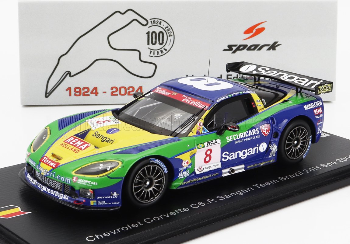 Modelo de coche de carreras Chevrolet Corvette C6.R Sangari Team Brazil con adhesivos de patrocinadores, disponible en Vroomi.