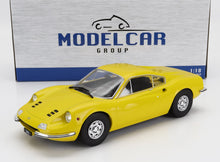Modelo de coche deportivo Dino a escala 1:18 fabricado en metal fundido a presión por Modelcar Group, disponible en Vroomi.