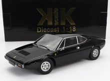 Modelo de coche Ferrari a escala 1:18 en color negro, fabricado en metal fundido, presentado en embalaje KK Scale, disponible en Vroomi.