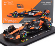 McLAREN | F1 MCL38 TEAM MCLAREN N 81 MIAMI GP 2024 OSCAR PIASTRI - CON PILOTO Y SHOWCASE