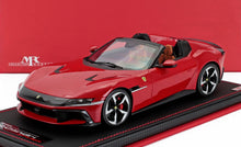 Maqueta de coche descapotable Ferrari rojo, réplica a escala 1/18 fabricada en metal fundido, actualmente disponible en Vroomi.