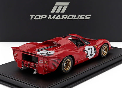 Coche de carreras rojo a escala 1:18 con ruedas doradas, disponible ahora para coleccionistas en Vroomi.