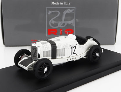 Modelo de coche de carreras vintage blanco número 12 de Rio Italia en exposición con caja disponible en Vroomi.