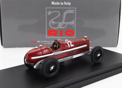 Modelo detallado de coche de carreras Alfa Romeo vintage rojo en expositor con caja RIO Made in Italy, disponible en Vroomi.