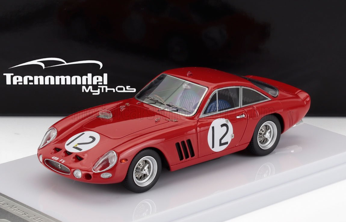 Coche de carreras vintage rojo, modelo número 12, con ruedas y logotipo detallados, disponible en Vroomi.