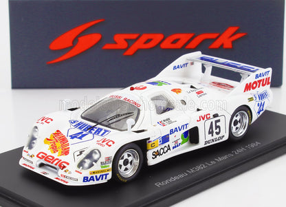 Modelo de coche de carreras Rondeau M382 blanco con el número 45, adhesivos del patrocinador, expuesto sobre una base negra con el logotipo de Spark, disponible en Vroomi.