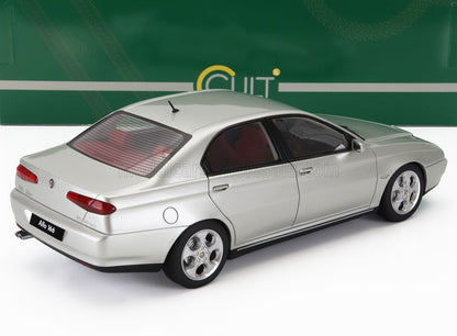 Coche a escala 1:18 Alfa 166 plateado, réplica coleccionable, ya disponible para coleccionistas.