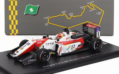 Modelo de coche de carreras Dallara F3-12 de Fórmula 3 de la octava carrera del Gran Premio de Macao de 2017, expuesto y ofrecido a través de Vroomi.