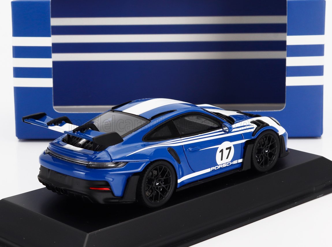Modelo de coche Porsche 911 GT3 RS azul con rayas blancas de carreras y el número 17, disponible en Vroomi.