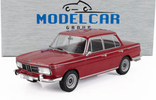 Réplica a escala del modelo BMW 2000 rojo fabricada por Model Car Group, disponible en Vroomi para coleccionistas.