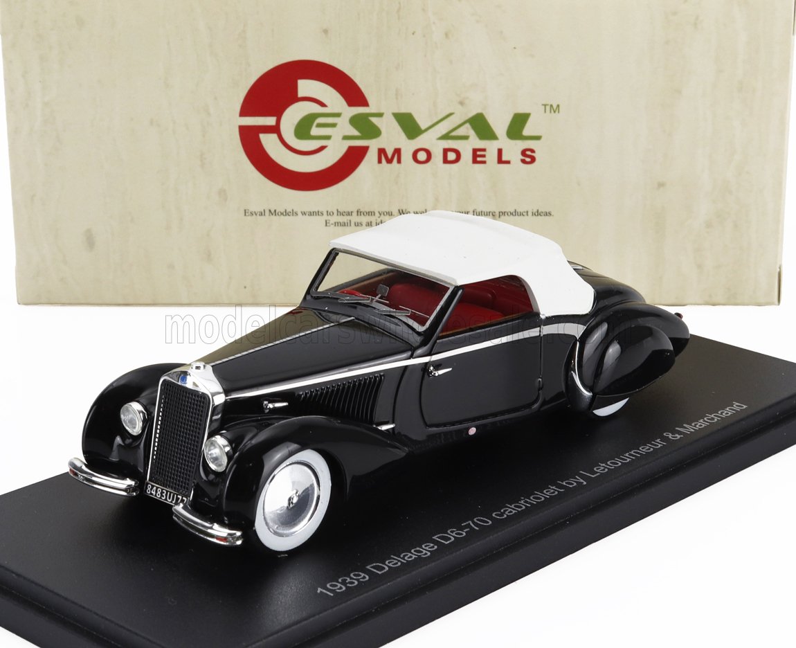Modelo Delage D6-70 cabriolet negro de 1939 con techo blanco e interior rojo en plataforma de exposición, ofrecido a través de Vroomi.