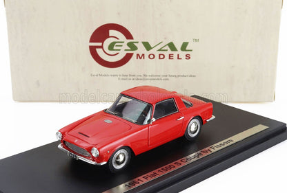 Fiat 1500 S Coupé rojo de 1961, modelo de Fissore, en expositor, disponible en Vroomi.