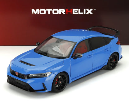 Modelo de coche Honda Civic Type R azul con llantas negras y alerón sobre superficie blanca, disponible en Vroomi.