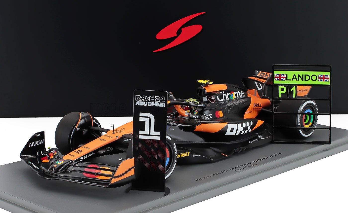 Modelo de coche de carreras de Fórmula 1 McLaren MCL36 en color naranja papaya con el letrero P1 Lando, ganador del Gran Premio de Abu Dabi, disponible en Vroomi.